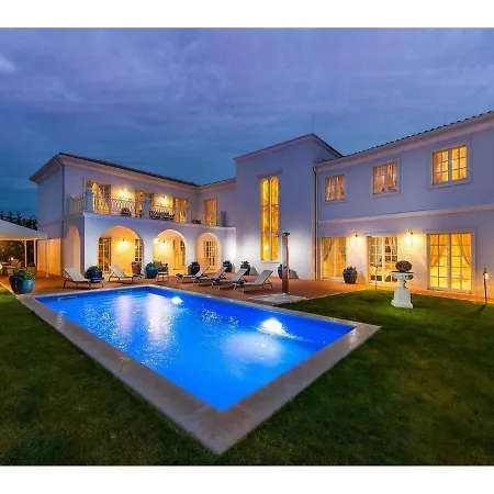 Affluent In Vabriga With Artistic Interiors Pool Villa Tar-Vabriga